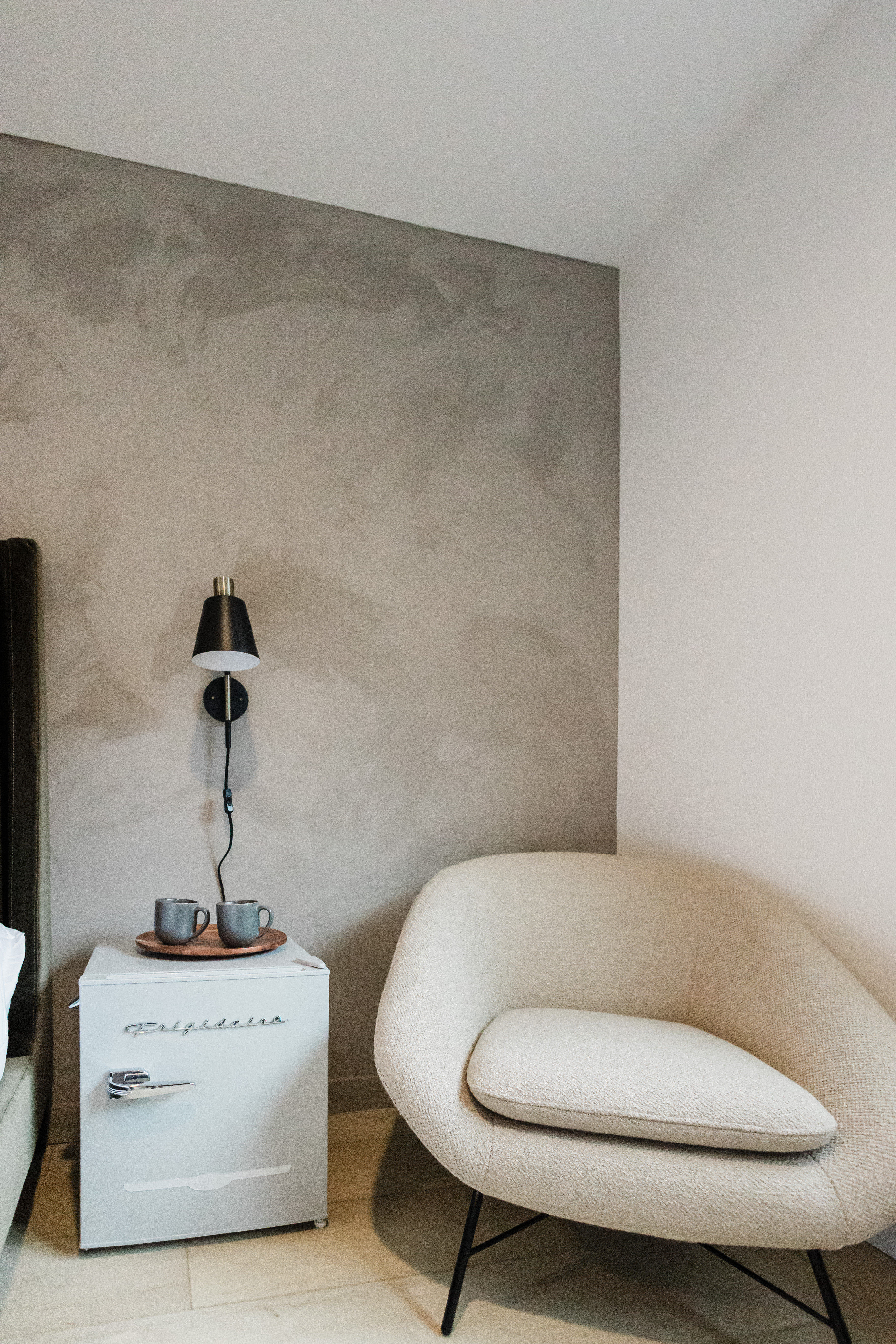 Single King Micro Guest Room — photo 1