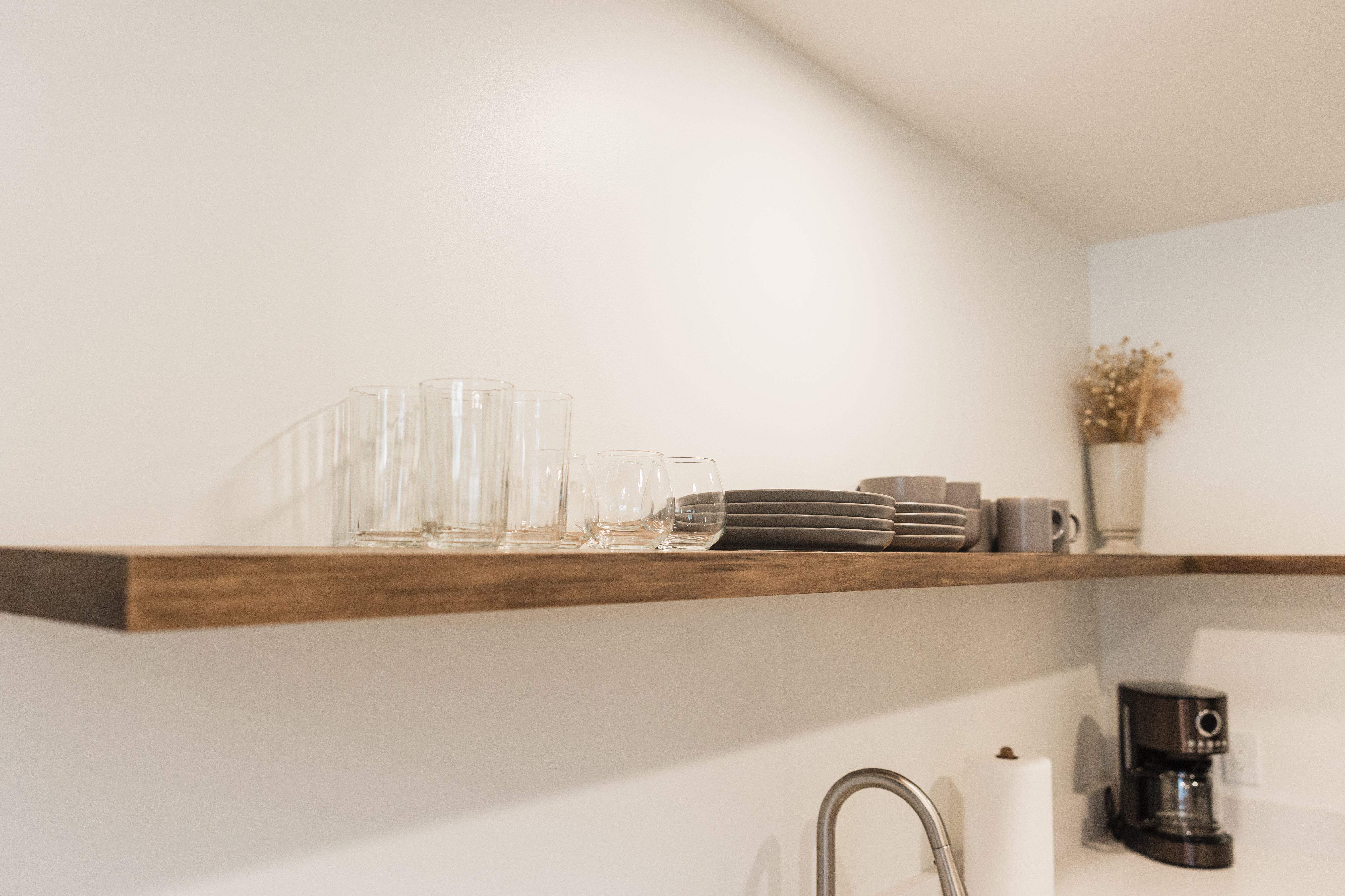 One Bedroom Suite w/ Kitchen — photo 2