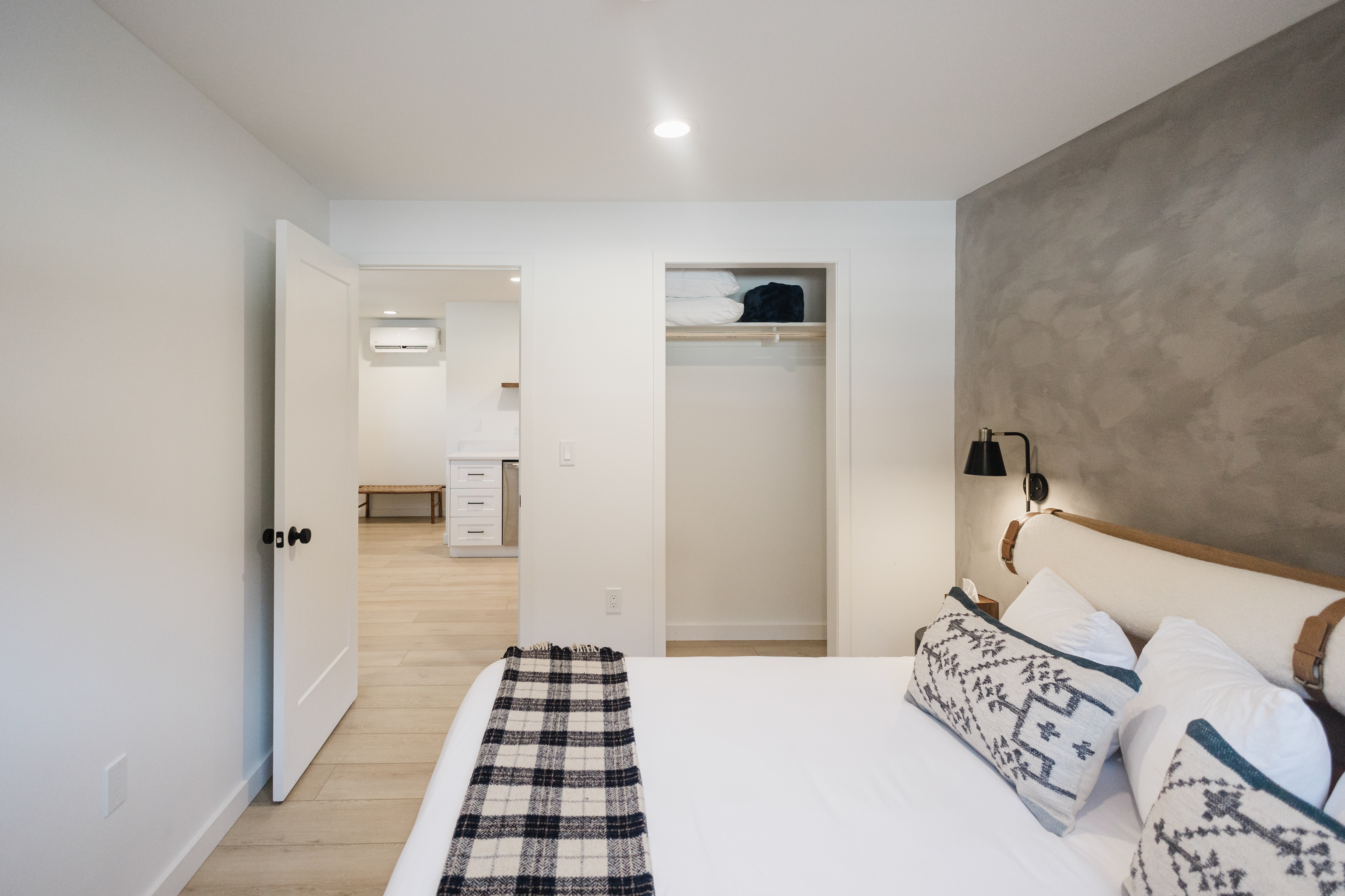 One Bedroom Suite w/ Kitchen
